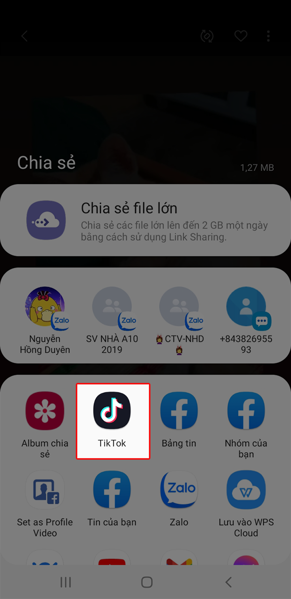 Chọn TikTok để chia sẻ video trực tiếp từ album